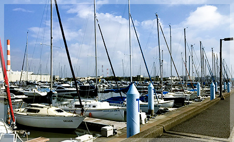 ゲストバースなどに船を係留しましょう！